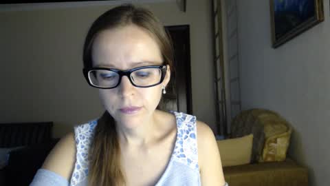 Snapshot of evangeline06 chatting on 27, 9, 2025 YourMistress online show from 27, 9, 2025