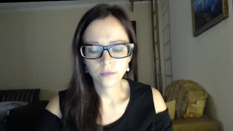 Snapshot of evangeline06 chatting on 8, 10, 2025 YourMistress online show from 8, 10, 2025