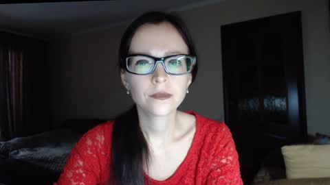 Snapshot of evangeline06 chatting on 16, 10, 2025 YourMistress online show from 16, 10, 2025
