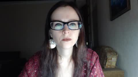 Snapshot of evangeline06 chatting on 17, 11, 2025 YourMistress online show from 17, 11, 2025