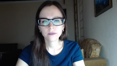 Snapshot of evangeline06 chatting on 21, 11, 2025 YourMistress online show from 21, 11, 2025