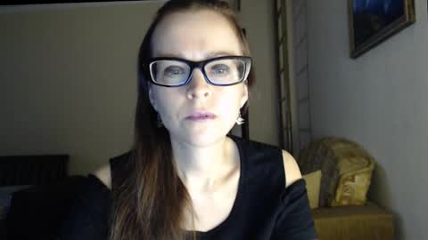 Snapshot of evangeline06 chatting on 4, 12, 2025 YourMistress online show from 4, 12, 2025