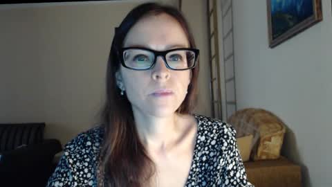 Snapshot of evangeline06 chatting on 16, 12, 2025 YourMistress online show from 16, 12, 2025