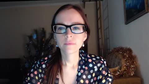 Snapshot of evangeline06 chatting on 11, 1, 2026 YourMistress online show from 11, 1, 2026