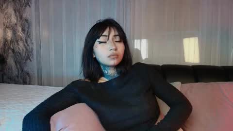Snapshot of evangeline_bell chatting on 5, 12, 2025 Eva online show from 5, 12, 2025