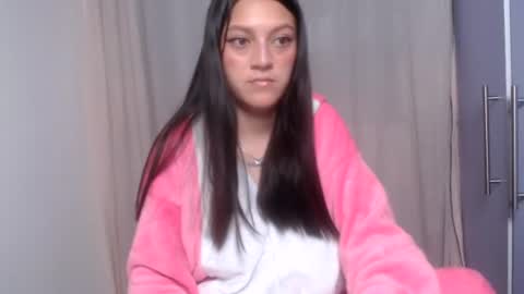 Snapshot of evangeline_petite chatting on 23, 6, 2026 eva online show from 23, 6, 2026