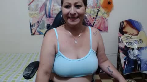 Snapshot of evangelinhotxxx33 chatting on 25, 1, 2025 Eva online show from 25, 1, 2025