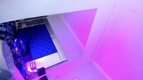 evanllelyne online show from 1, 2, 2026