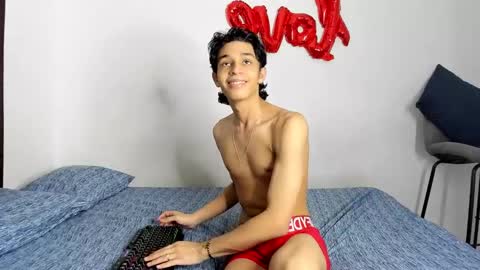 Snapshot of evans_collins24 chatting on 30, 11, 2025 Evans collins24 online show from 30, 11, 2025