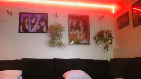 Snapshot of evanschris2048 chatting on 19, 11, 2025 evanschris2048 online show from 19, 11, 2025