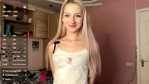 Snapshot of evaqt chatting on 17, 10, 2025 Eva online show from 17, 10, 2025