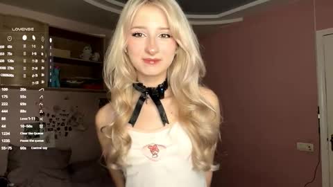 Snapshot of evaqt chatting on 31, 10, 2025 Eva online show from 31, 10, 2025