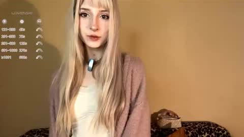 Snapshot of evaqt chatting on 9, 11, 2025 Eva online show from 9, 11, 2025