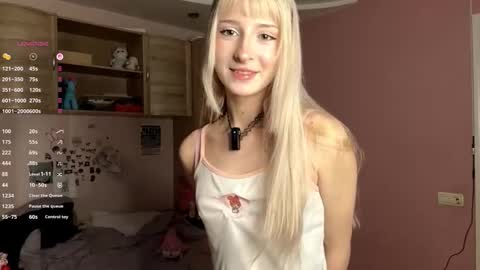 Snapshot of evaqt chatting on 10, 11, 2025 Eva online show from 10, 11, 2025