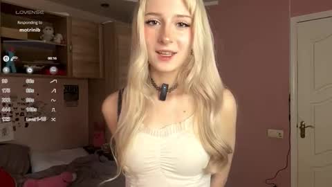 Snapshot of evaqt chatting on 15, 11, 2025 Eva online show from 15, 11, 2025