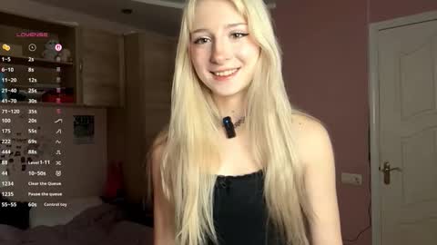 Snapshot of evaqt chatting on 19, 11, 2025 Eva online show from 19, 11, 2025