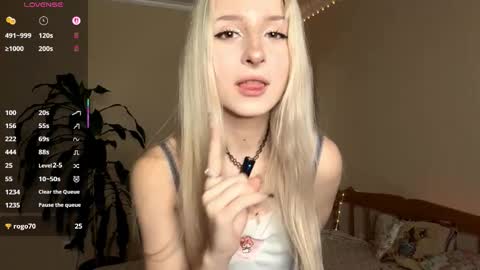 Snapshot of evaqt chatting on 22, 11, 2025 Eva online show from 22, 11, 2025