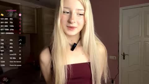 Snapshot of evaqt chatting on 5, 12, 2025 Eva online show from 5, 12, 2025