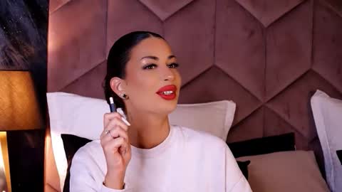 Snapshot of evarhea chatting on 7, 10, 2025 EvaRhea online show from 7, 10, 2025