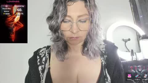 Snapshot of evasaenz21 chatting on 11, 3, 2025 evasaenz online show from 11, 3, 2025