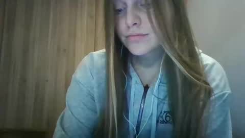 Snapshot of evasapples2026 chatting on 15, 1, 2026 evasapples2026 online show from 15, 1, 2026