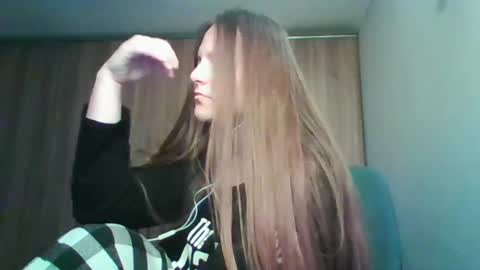 evasapples2026 online show from 14, 4, 2026