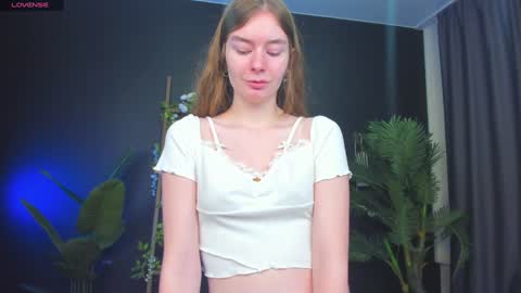 Snapshot of evaselin chatting on 2, 12, 2024 Eva online show from 2, 12, 2024