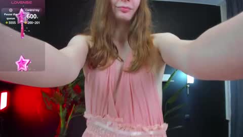 Snapshot of evaselin chatting on 11, 2, 2025 Eva online show from 11, 2, 2025