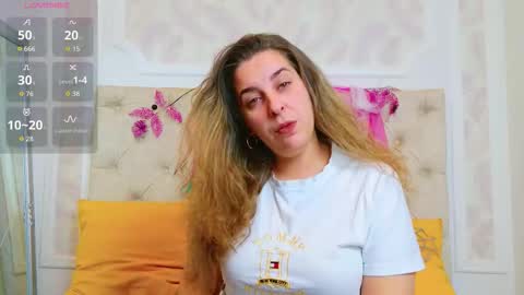 Snapshot of evasinclairr chatting on 1, 11, 2025 evasinclairr online show from 1, 11, 2025