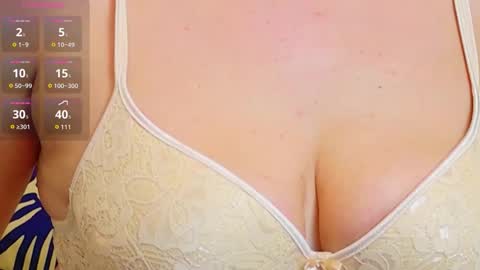 Snapshot of evasinclairr chatting on 5, 11, 2025 evasinclairr online show from 5, 11, 2025