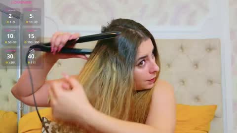 Snapshot of evasinclairr chatting on 14, 11, 2025 evasinclairr online show from 14, 11, 2025