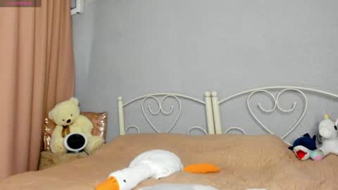 Snapshot of evasunshine18 chatting on 12, 12, 2024 Eva online show from 12, 12, 2024