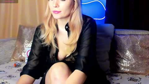 Snapshot of evasunshine18 chatting on 24, 2, 2025 Eva online show from 24, 2, 2025