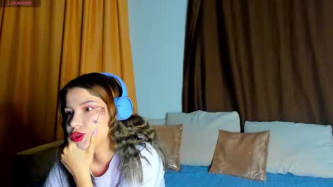 Snapshot of evasunshine18 chatting on 1, 11, 2025 Eva online show from 1, 11, 2025