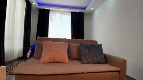 Snapshot of evasweet__ chatting on 20, 11, 2025 EVA LUNA online show from 20, 11, 2025