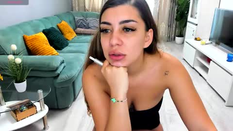 eveeevian online show from 13, 9, 2025