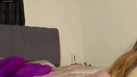 Snapshot of evelin888 chatting on 20, 4, 2026 evelin888 online show from 20, 4, 2026