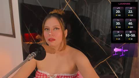 Snapshot of evelin_belen chatting on 20, 9, 2025 EVELIN online show from 20, 9, 2025