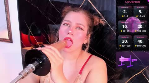 Snapshot of evelin_belen chatting on 21, 11, 2025 EVELIN online show from 21, 11, 2025