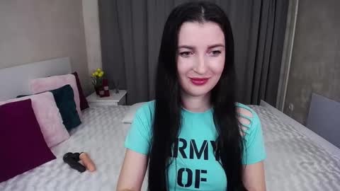 Snapshot of evelingills chatting on 20, 11, 2025 Evelin online show from 20, 11, 2025