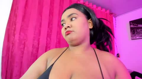 Snapshot of evelyn_sandoval chatting on 7, 7, 2026 Evelyn Sandoval online show from 7, 7, 2026