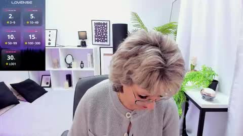 Snapshot of evelynblissful chatting on 21, 11, 2025 Evelyn online show from 21, 11, 2025