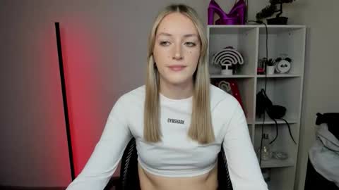 evelynblond online show from 5, 3, 2026