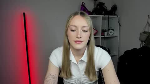 evelynblond online show from 15, 4, 2026