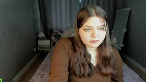 Evelyne Loo online show from 9, 5, 2026