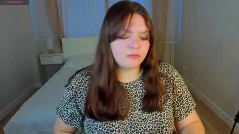 Evelyne Loo online show from 10, 5, 2026
