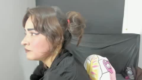 Evelyne online show from 19, 4, 2026