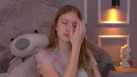Snapshot of evemundie chatting on 2, 3, 2025 Eve online show from 2, 3, 2025