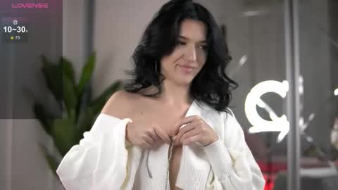 Snapshot of eveselene chatting on 9, 10, 2025 Eveselene online show from 9, 10, 2025