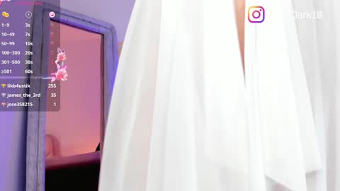 Snapshot of evie_clark_ chatting on 15, 1, 2025 My name is Evie nice to meet you really get to know me better private is open online show from 15, 1, 2025